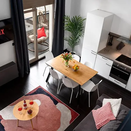 Cozy Near Krizikova Metro *